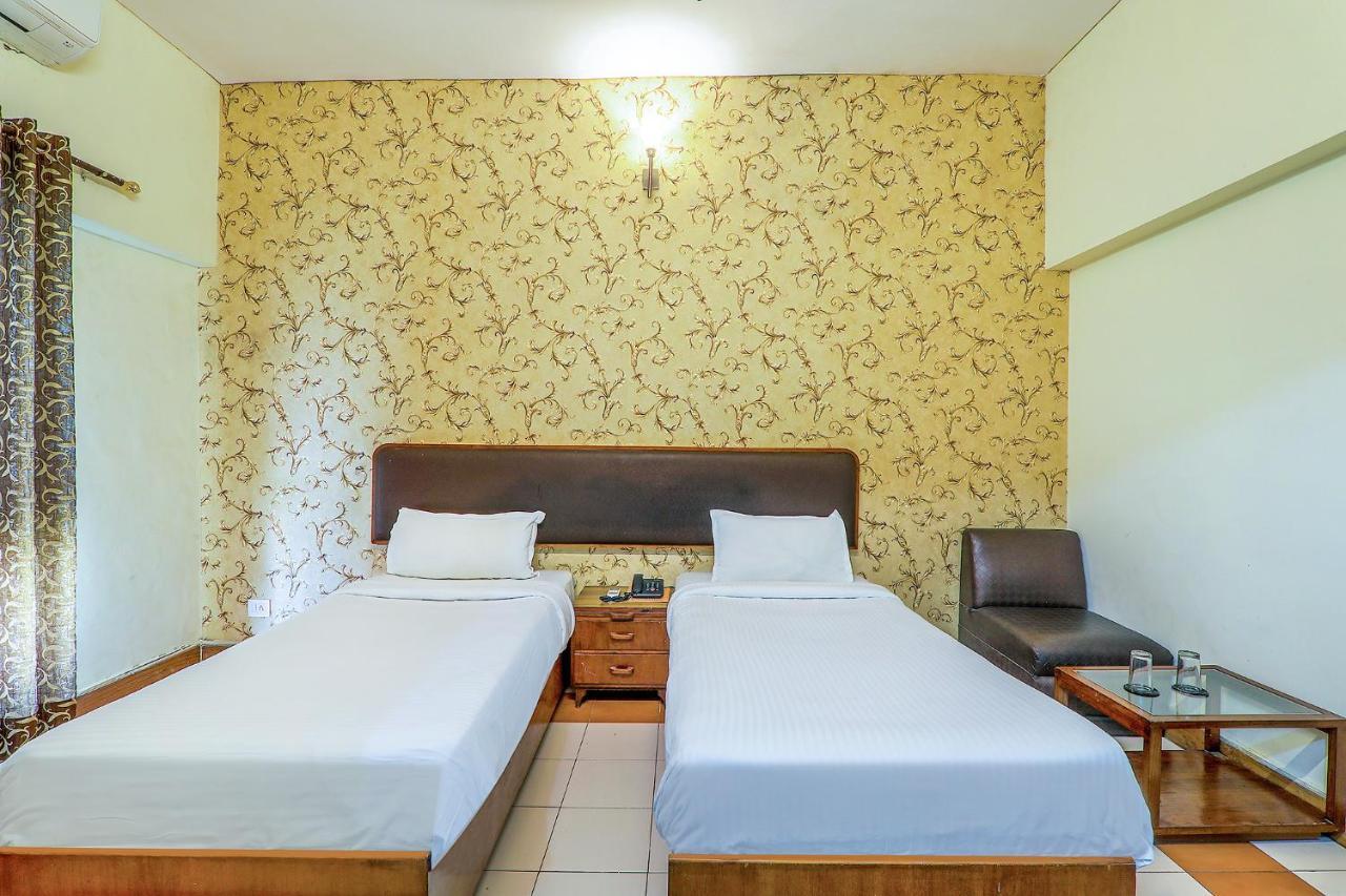 Hotel Executive Hasanganj Exterior photo